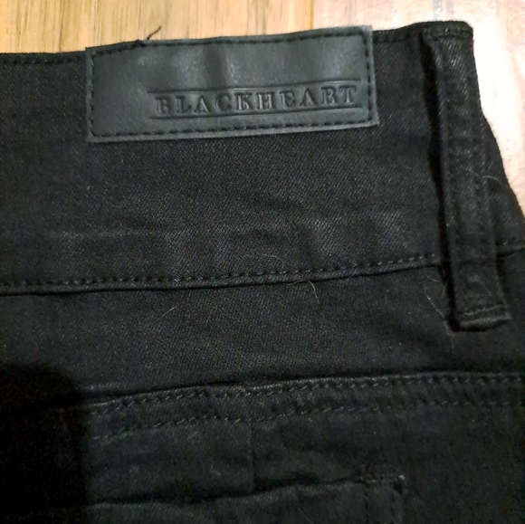 Backheart Jean Shorts - Picture 3 of 5